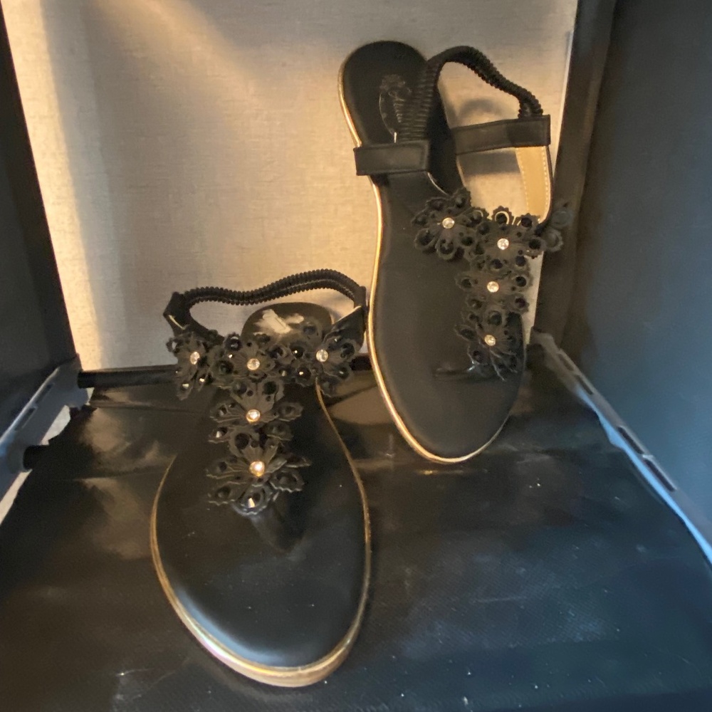 Black flower sandals